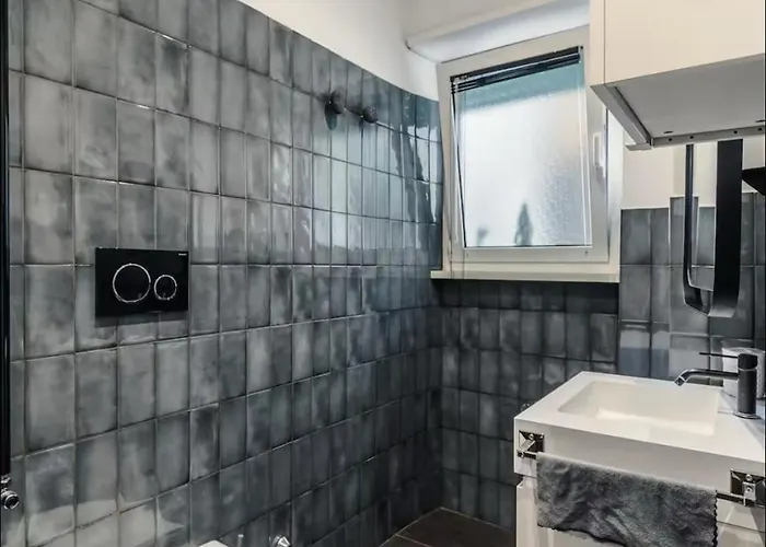 Large With Private Bathroom Homestay