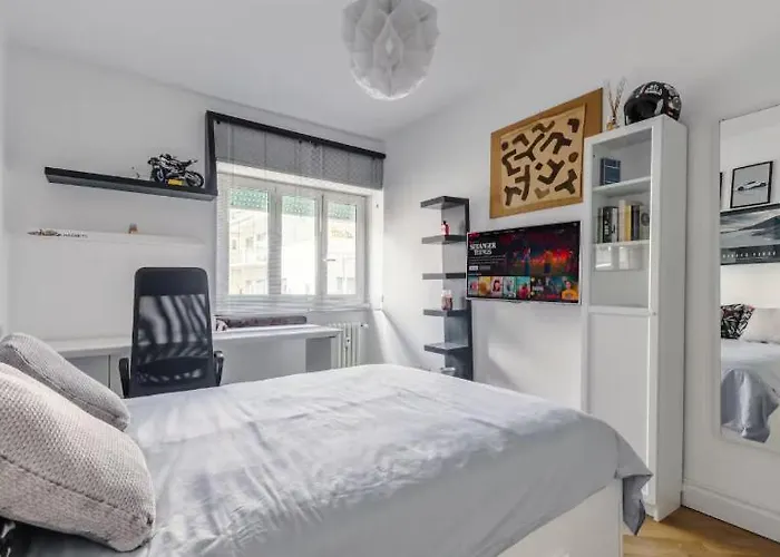 Large With Private Bathroom * Rome